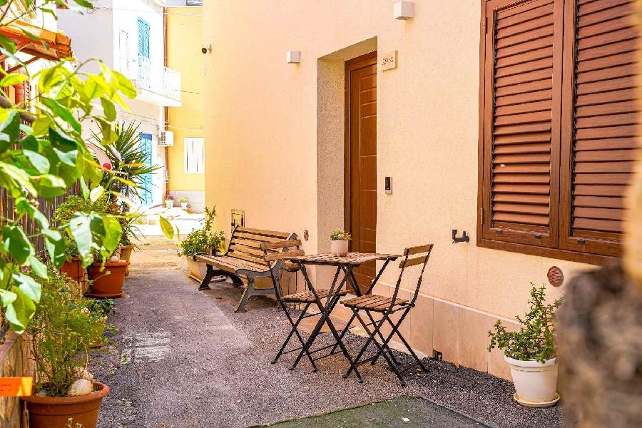 StomarSimo, Spiaggia Pietre Nere a 30 mt