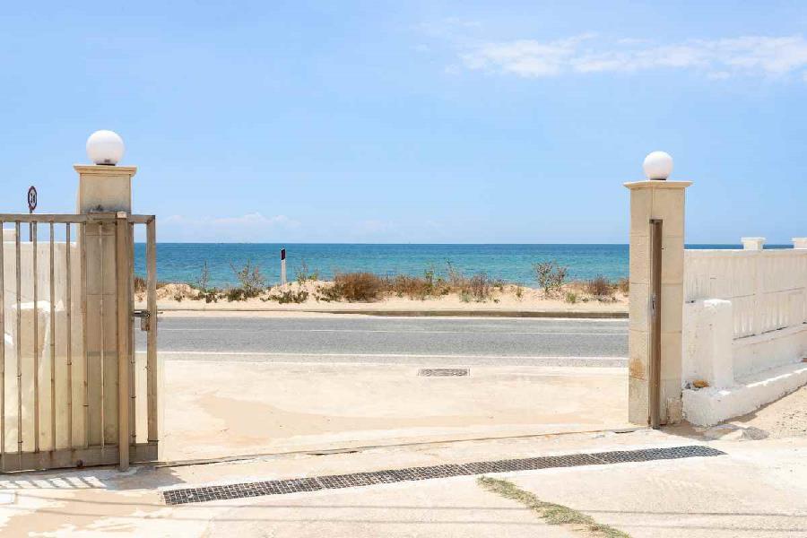 Villa Dema - Beach at 30 mt