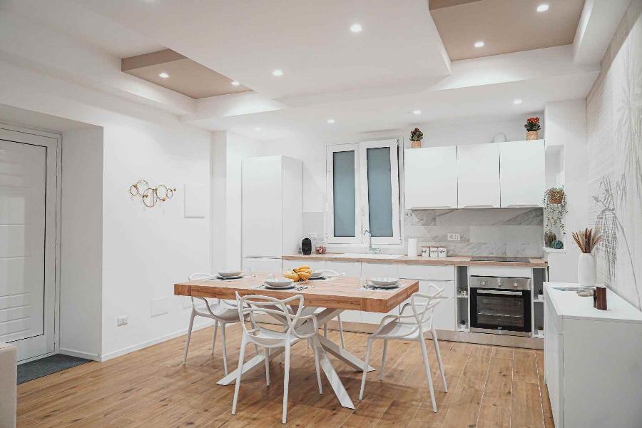 StomarSalvo  apartment, far 30 meters from the Pietre Nere promenade